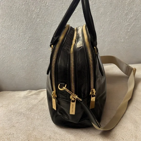 Michael Kors Alexis Medium Satchel Black - Picture 7 of 11